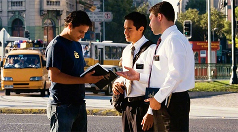 Evangélicos predicando